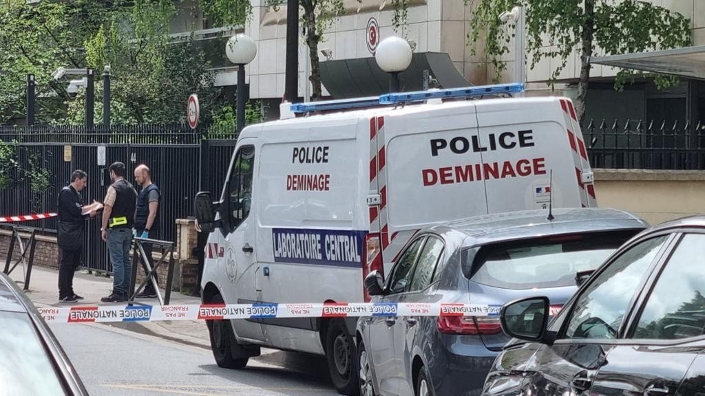 French police take security measures around the Turkish Consulate following an attack, Boulogne-Billancourt, France, Thursday, May 12, 2022. (IHA Photo)