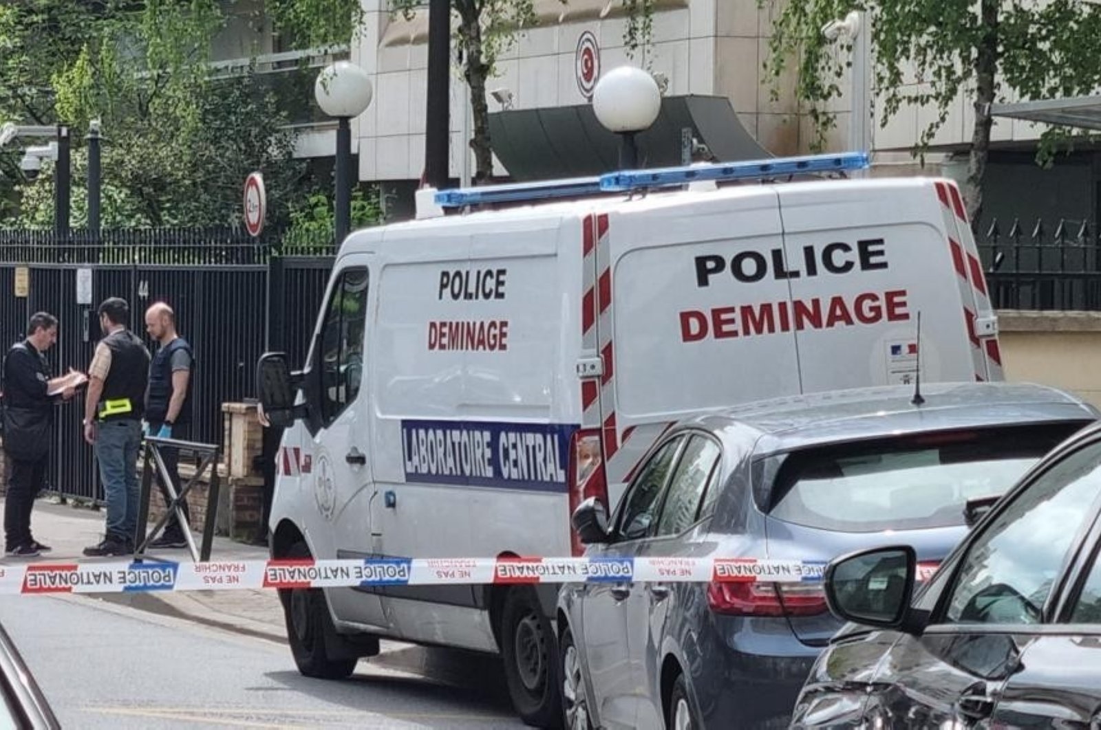 Polisi Prancis selidiki serangan terkait PKK di Konsulat Turki di Paris