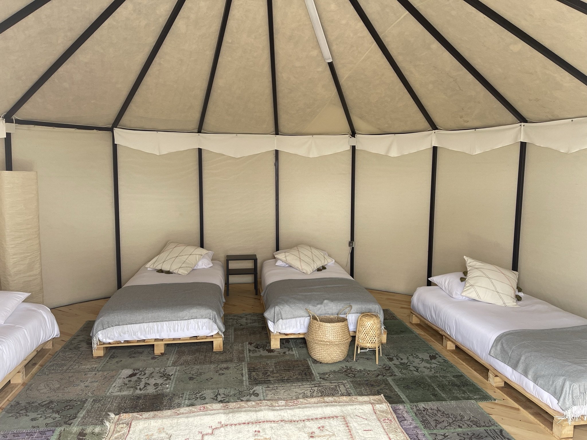 Lake Tuz Nomad Camping di distrik Eskil Aksaray di Turki tengah menawarkan kesempatan liburan alternatif, Aksaray, Turki, 12 Mei 2022. (AA Photo)