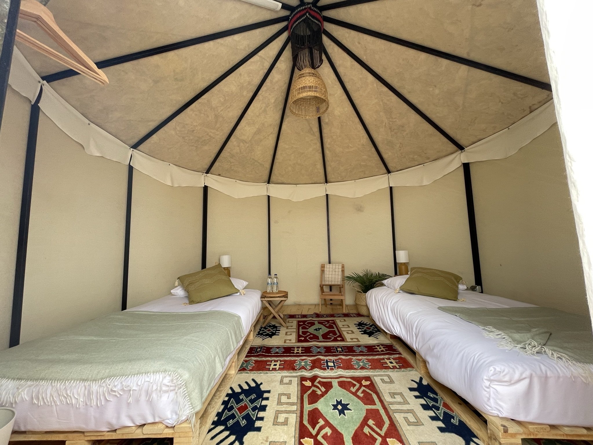 Lake Tuz Nomad Camping di distrik Eskil Aksaray di Turki tengah menawarkan kesempatan liburan alternatif, Aksaray, Turki, 12 Mei 2022. (AA Photo)