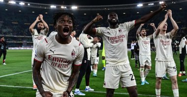 AC Milan players acknowledge the fans at the end of a Serie A match against Hellas Verona, Verona, Italy, May 8, 2022. (AFP Photo)