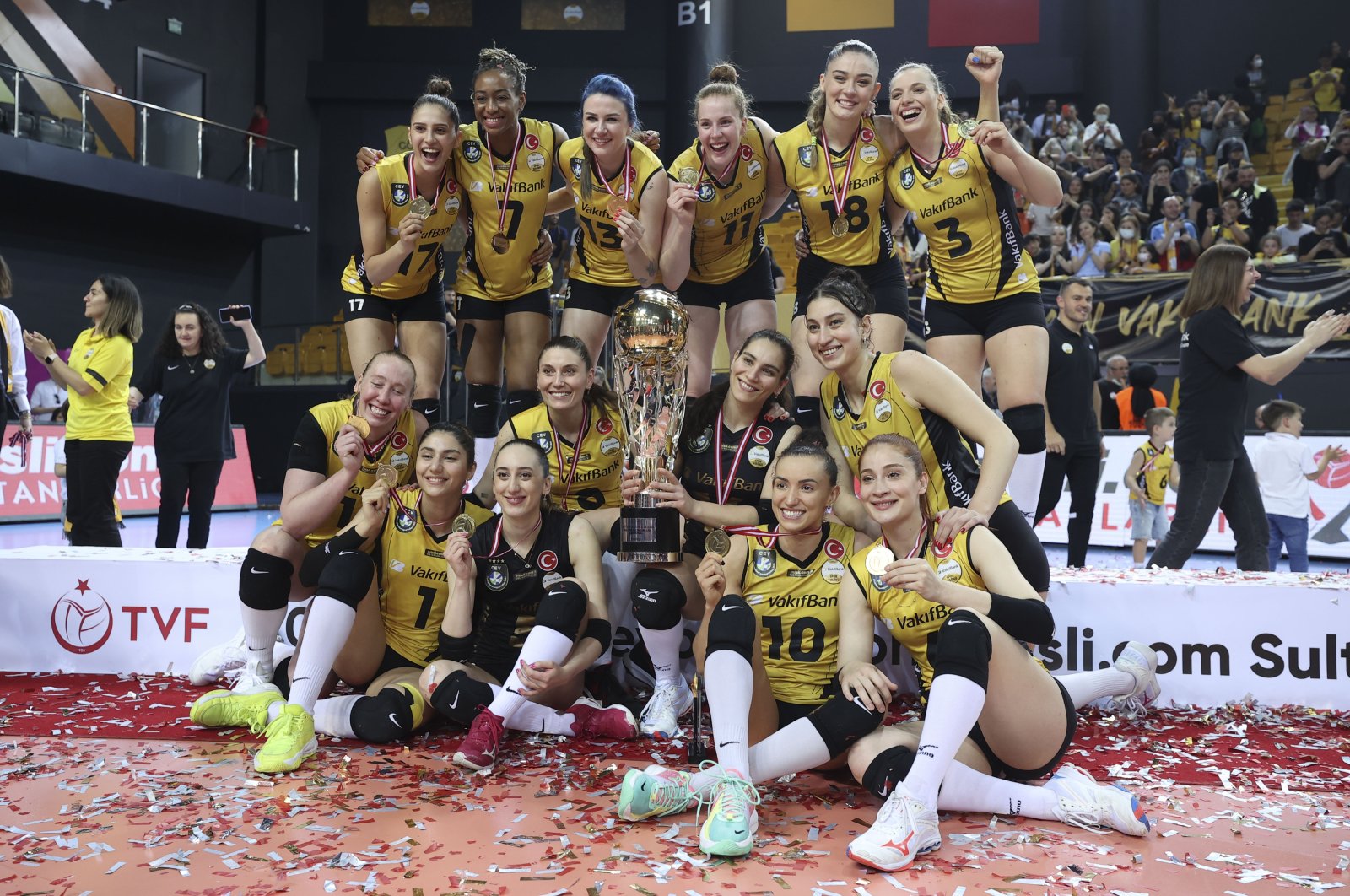 Vakıfbank players celebrate with the Turkish women&#039;s volleyball league trophy, Istanbul, Turkey, May 12, 2022. (AA Photo)