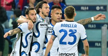 Inter Milan players celebrate a goal against Cagliari in a Serie A match, Cagliari, Italy, May 15, 2022. (Reuters Photo)