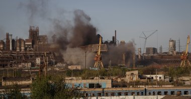Smoke rises over the Azovstal steel plant in Mariupol, Ukraine, May 7, 2022. (EPA Photo)
