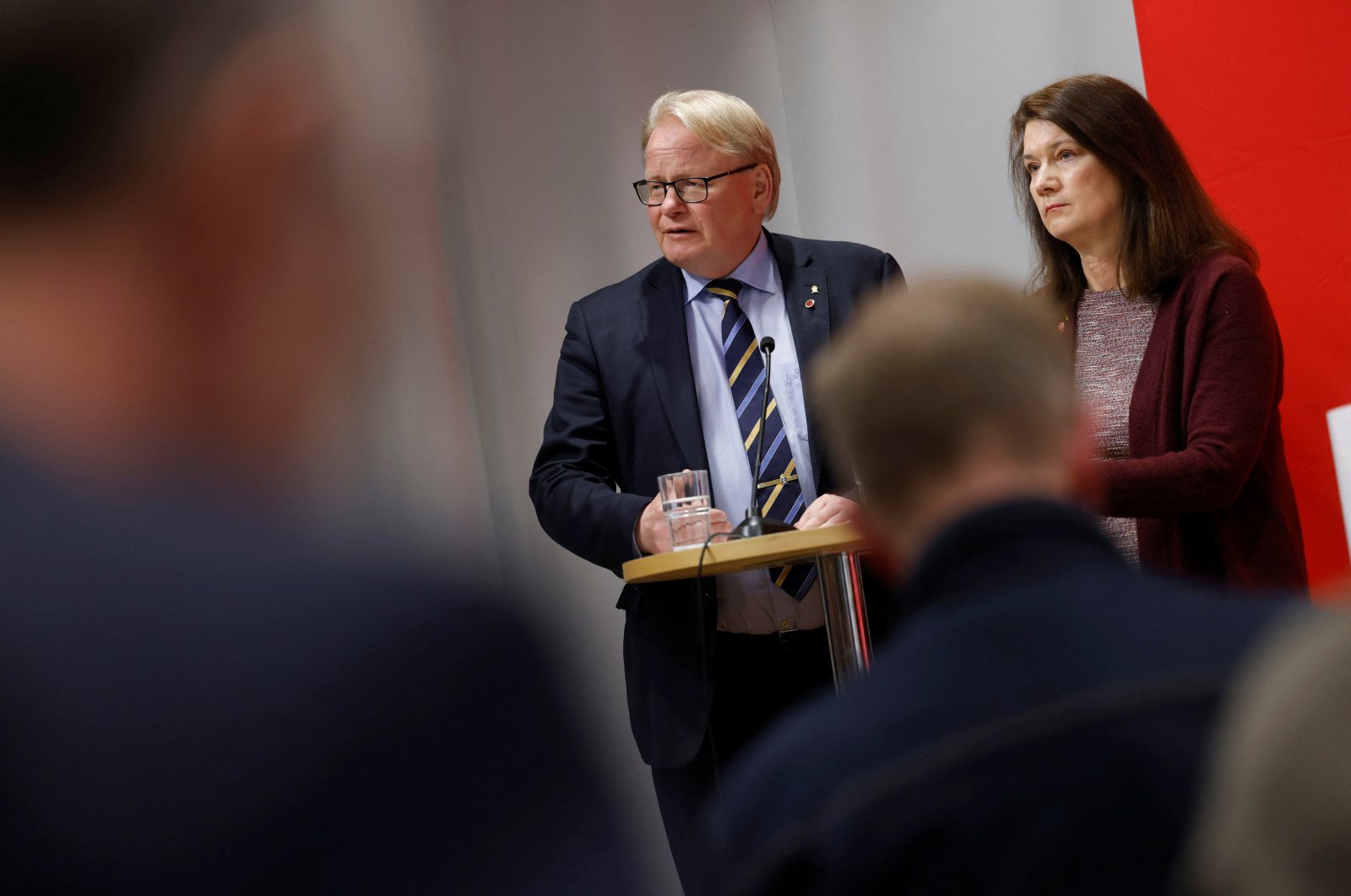 Sweden&#039;s Defense Minister Peter Hultqvist and Foreign Minister Ann Linde attend a news conference following a meeting at the ruling Social Democrats&#039; headquarters on the party&#039;s decision on NATO membership, in Stockholm, Sweden, May 15, 2022. (Reuters Photo)