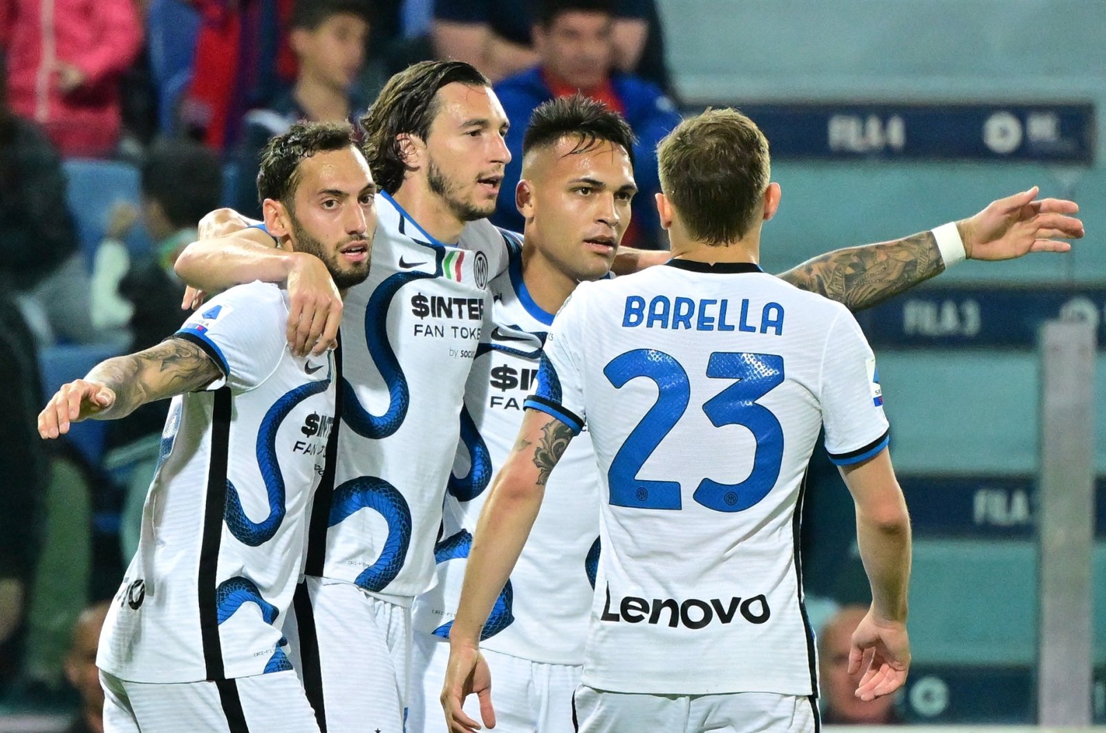 Inter Milan players celebrate a goal against Cagliari in a Serie A match, Cagliari, Italy, May 15, 2022. (Reuters Photo)