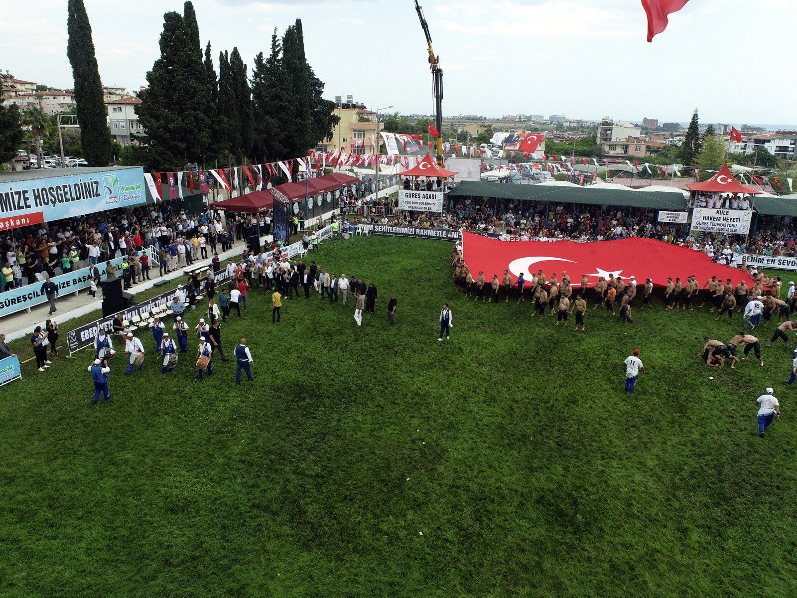 Turnamen gulat diadakan di Manavgat, Turki, 16 Mei 2022. (Foto IHA)