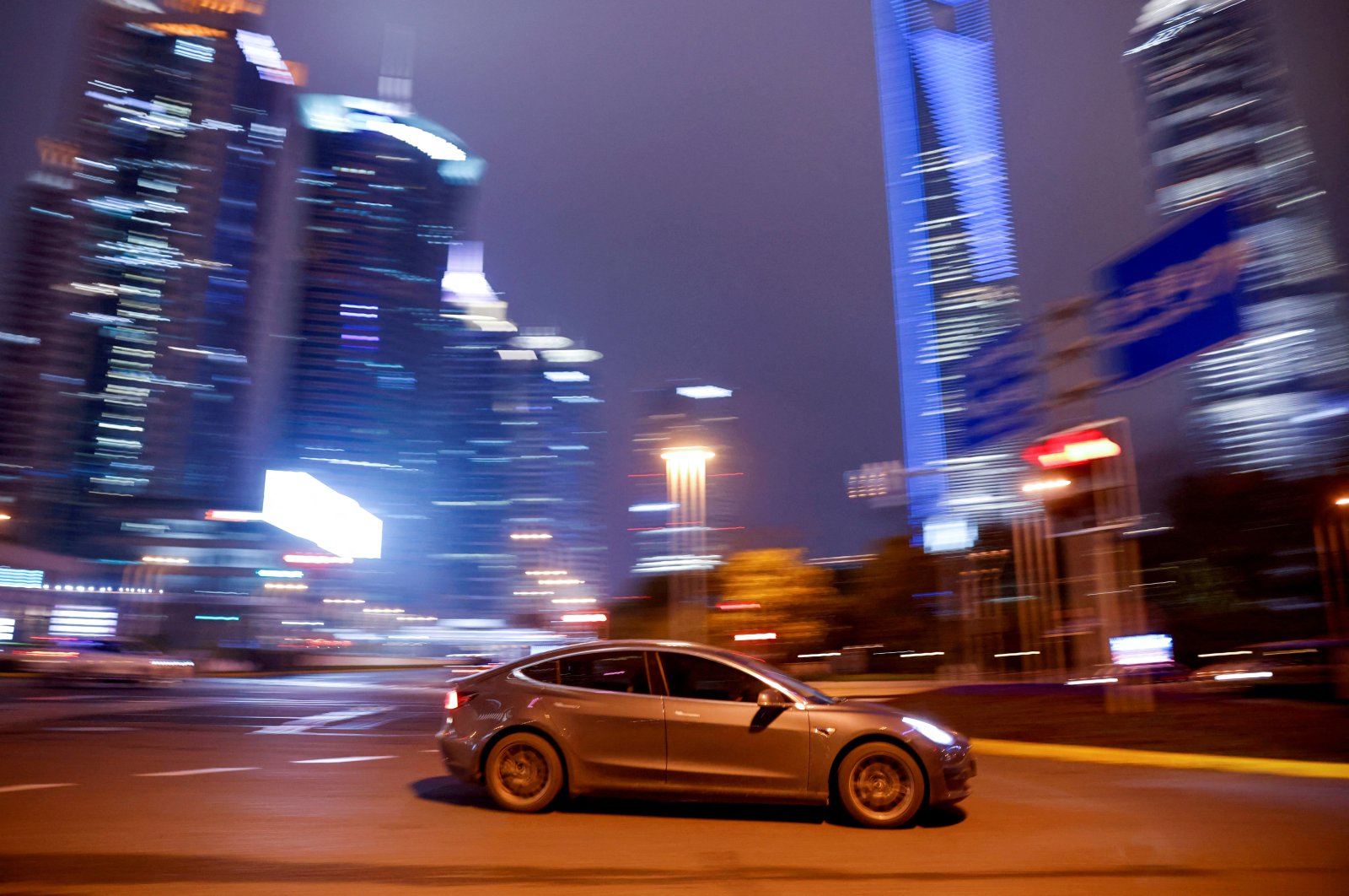 China dalam pembicaraan dengan pembuat mobil tentang perpanjangan subsidi EV: Sumber