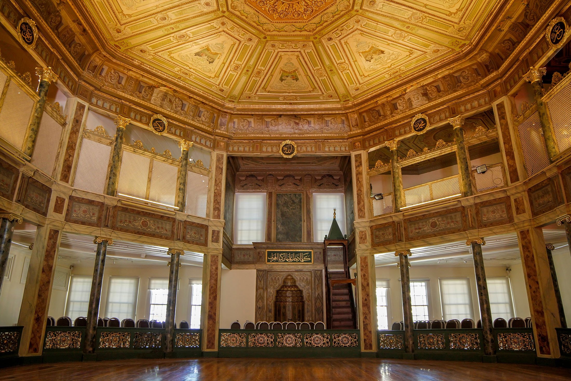 Interior aula Semehane di Museum Galata Mevlevihane, di Istanbul, Turki, 9 Juni 2012. (Foto Shutterstock)