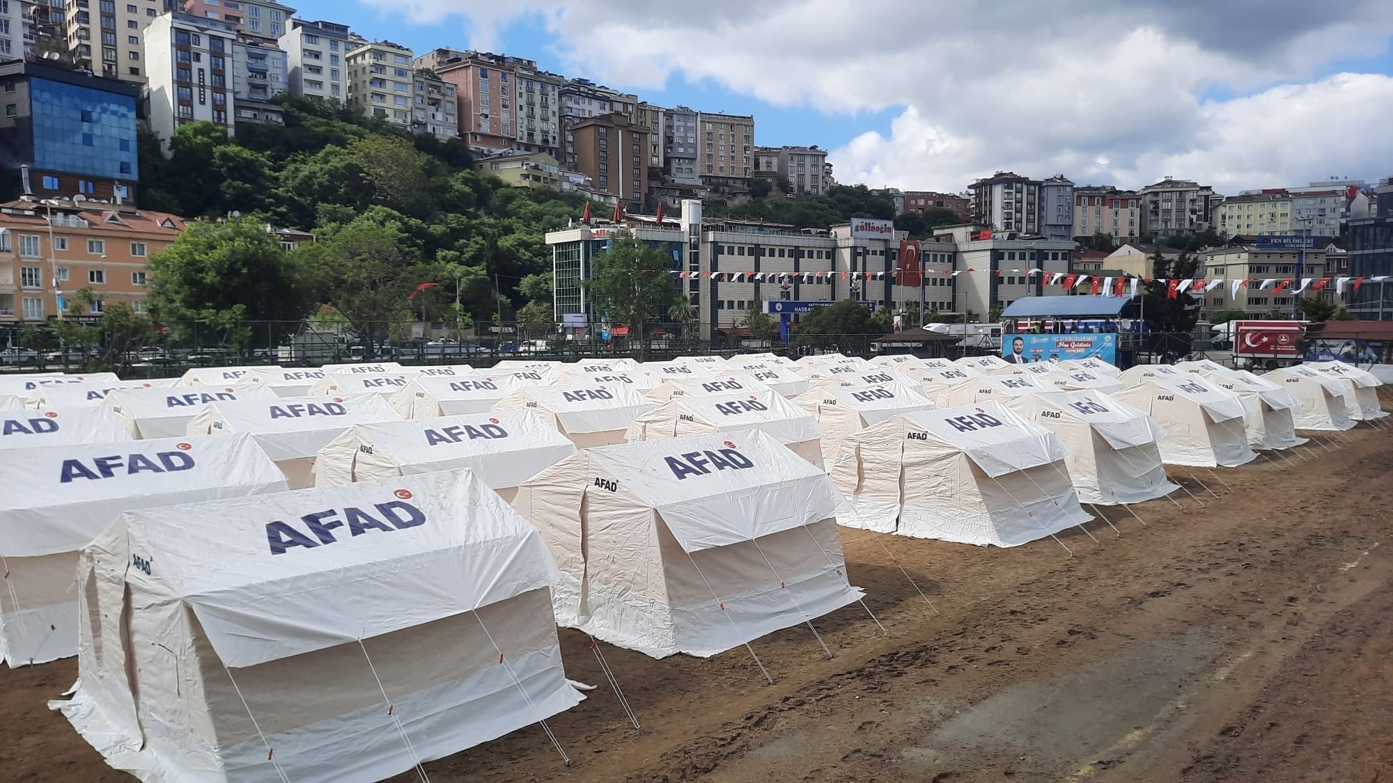 Istanbul hosts massive quake evacuation exercise 