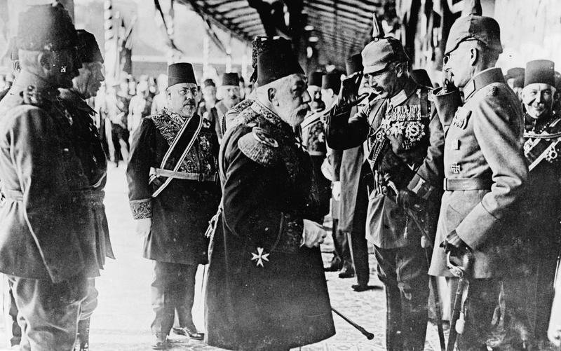 Sultan Mehmed V greets German Kaiser Wilhelm II on his arrival in Istanbul. (Wikimedia) 