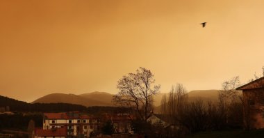A view of the sky above Sarıkamış clouded with dust, in Kars, eastern Turkey, May 23, 2022. (AA PHOTO)