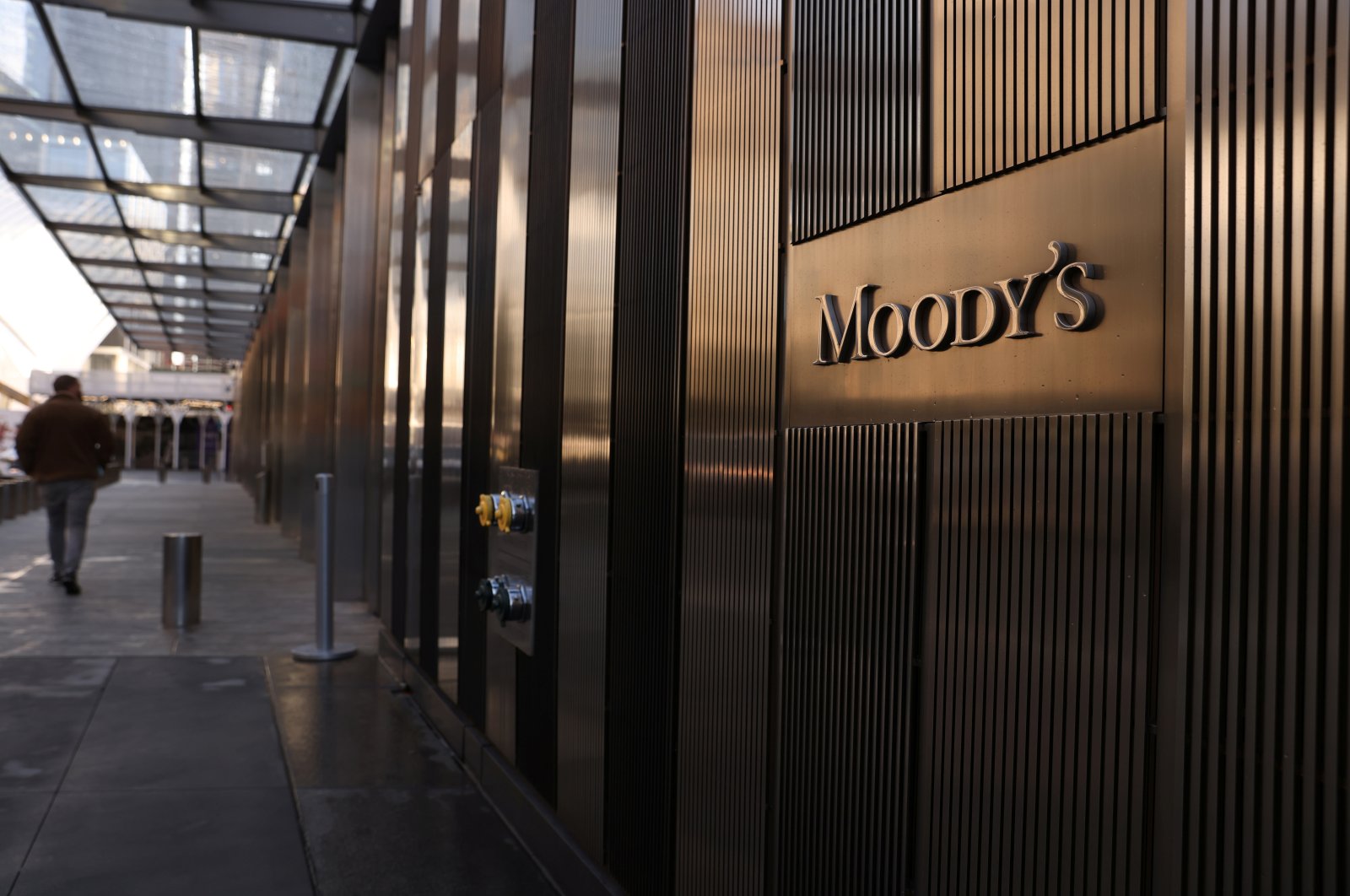 Signage is seen outside Moody&#039;s Corporation headquarters in Manhattan, New York, U.S., Nov. 12, 2021. (Reuters Photo)