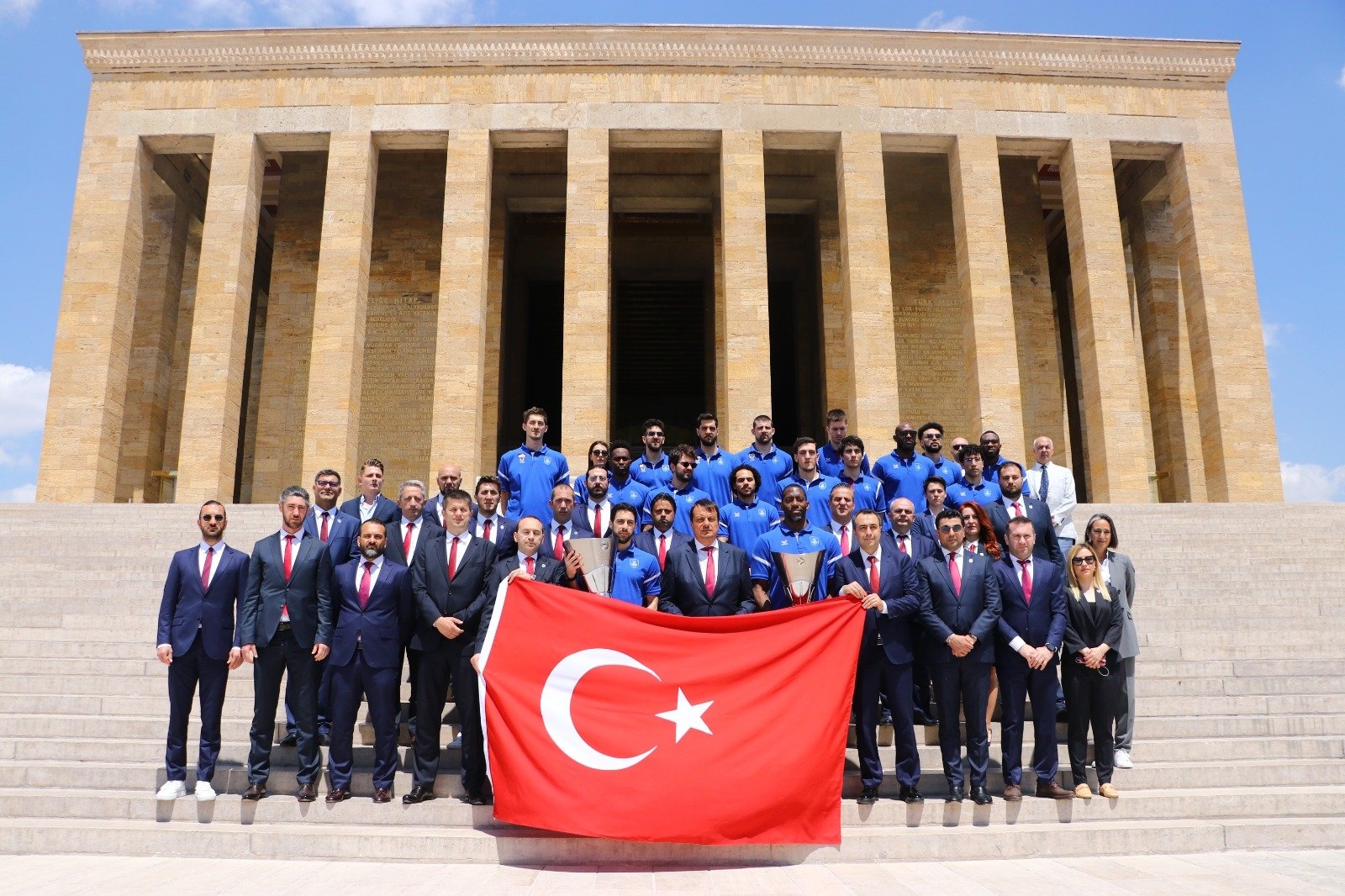 EuroLeague champion Anadolu Efes during a visit to Anıtkabir, the mausoleum of Turkey&#039;s founding leader Mustafa Kemal Atatürk, Ankara, Turkey, May 25, 2022. (DHA Photo)