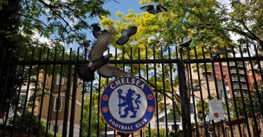 The Chelsea FC logo is seen outside the Stamford Bridge, London, England, May 24, 2022. (AFP Photo)