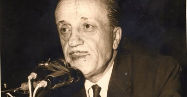 Necip Fazıl Kısakürek delivers a speech. (Sabah Archive Photo)