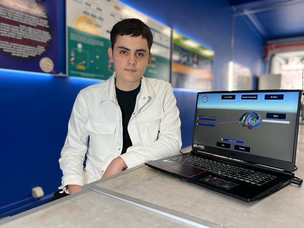 Emirhan Kurtuluş shows his project on a computer screen, in Istanbul, Turkey, May 25, 2022. (DHA PHOTO)