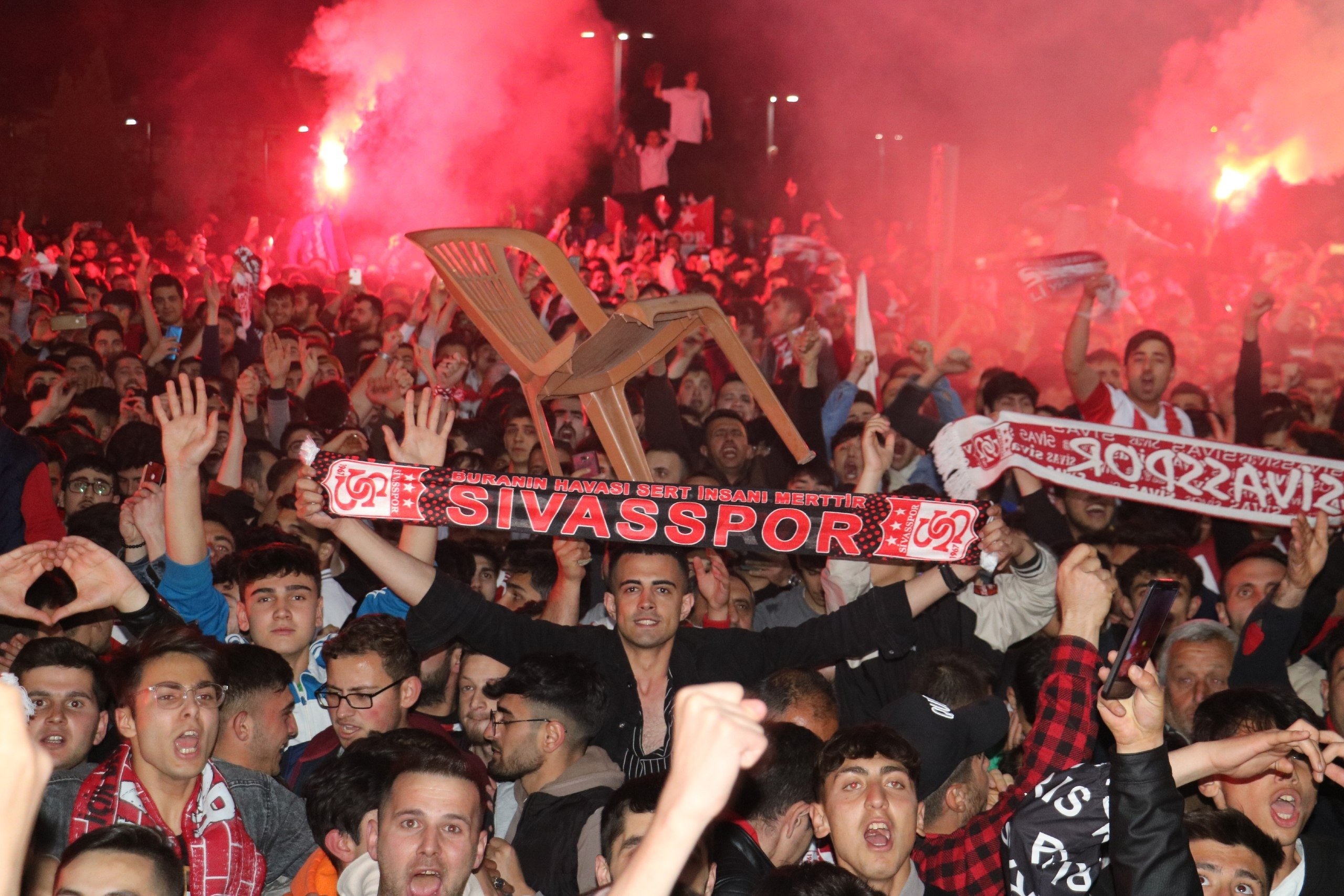 Sivasspor fans celebrate their victory in the Turkish Cup final against Kayserispor in Sivas, central Turkey, on May 26, 2022. (IHA Photo)