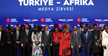 Communications Director Fahrettin Altun poses for a photo with media representatives during the Turkey-Africa Media Summit in Istanbul, Turkey, May 25, 2022. (AA Photo)