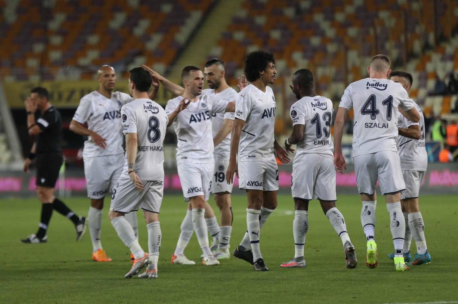 Fenerbahçe footballers celebrate a goal against Malatyaspor, Malatya, Turkey, May 21, 2022. (AA Photo)