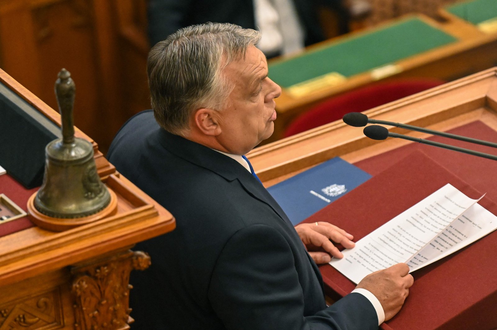 Hungaria mengincar  miliar dari pajak tak terduga untuk perbankan, sektor energi