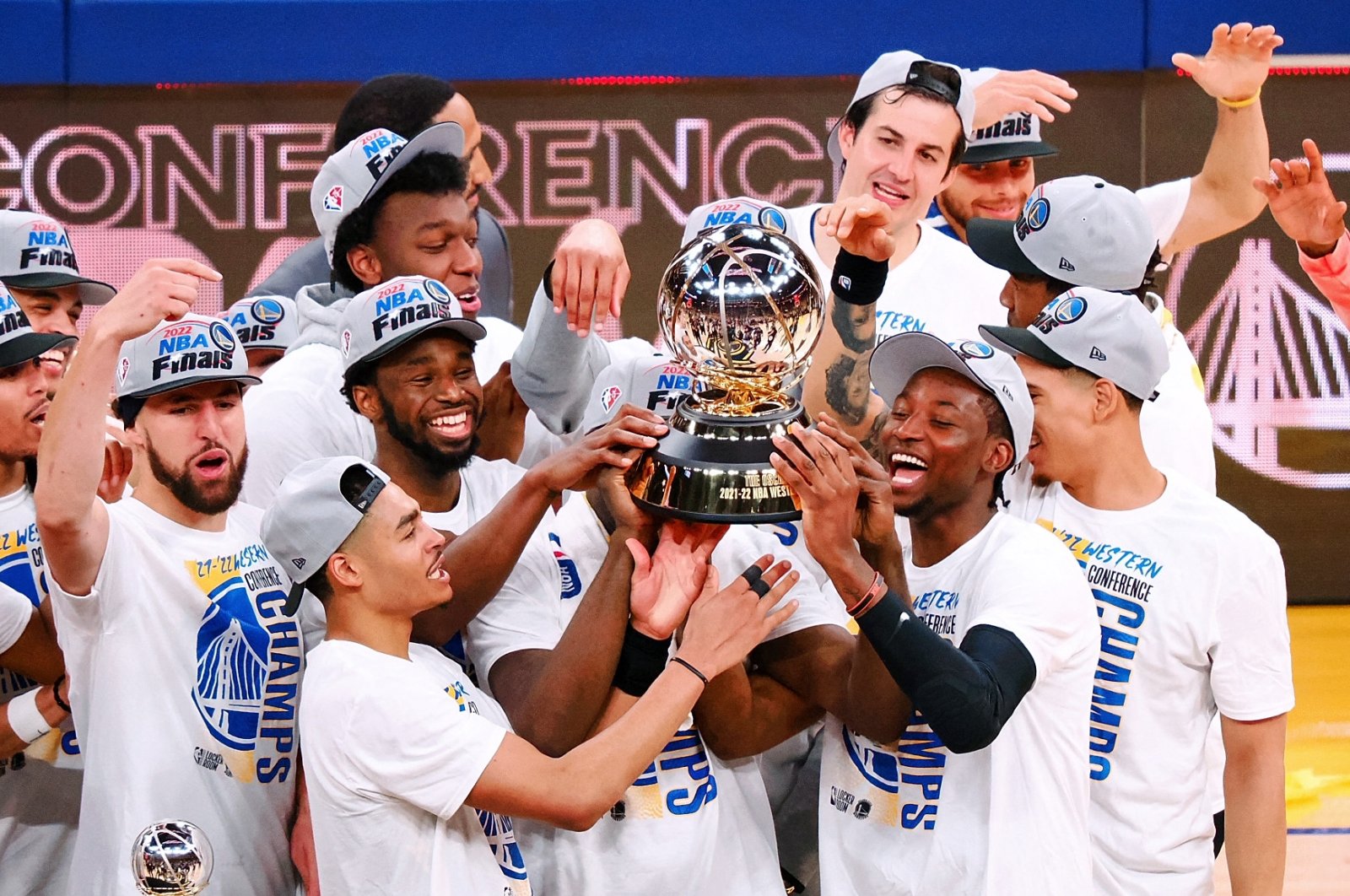 The Golden State Warriors celebrate after winning Game 5 of the 2022 western conference finals against the Dallas Mavericks, San Francisco, California, U.S., May 26, 2022.