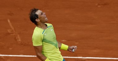 Spain's Rafael Nadal celebrates winning his fourth-round match against Canada's Felix Auger-Aliassime  in the French Open, Paris, France, May 29, 2022. (Reuters Photo)