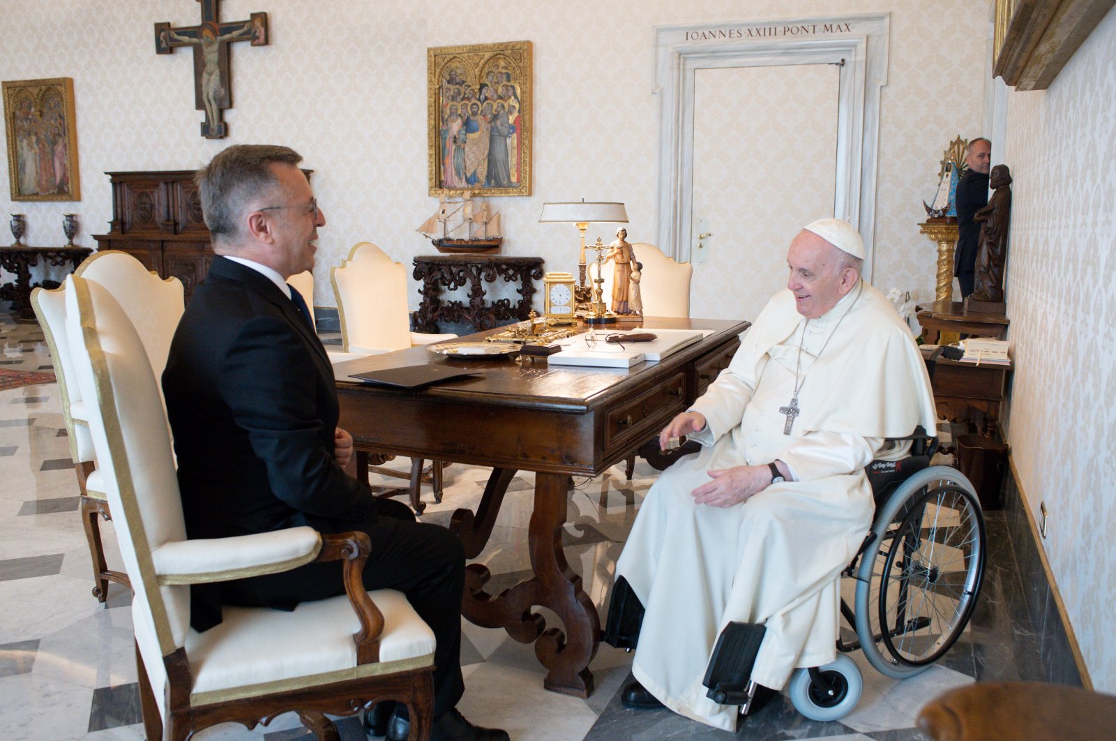 Turkey&#039;s ambassador to the Vatican, Lütfullah Göktaş, speaks with Pope Francis in the Vatican, May 28, 2022. (AA Photo)