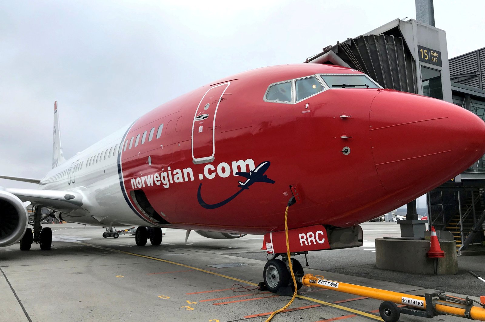 A Norwegian Air plane is refueled at Oslo Gardermoen airport, Norway, Nov. 7, 2019. (Reuters Photo)