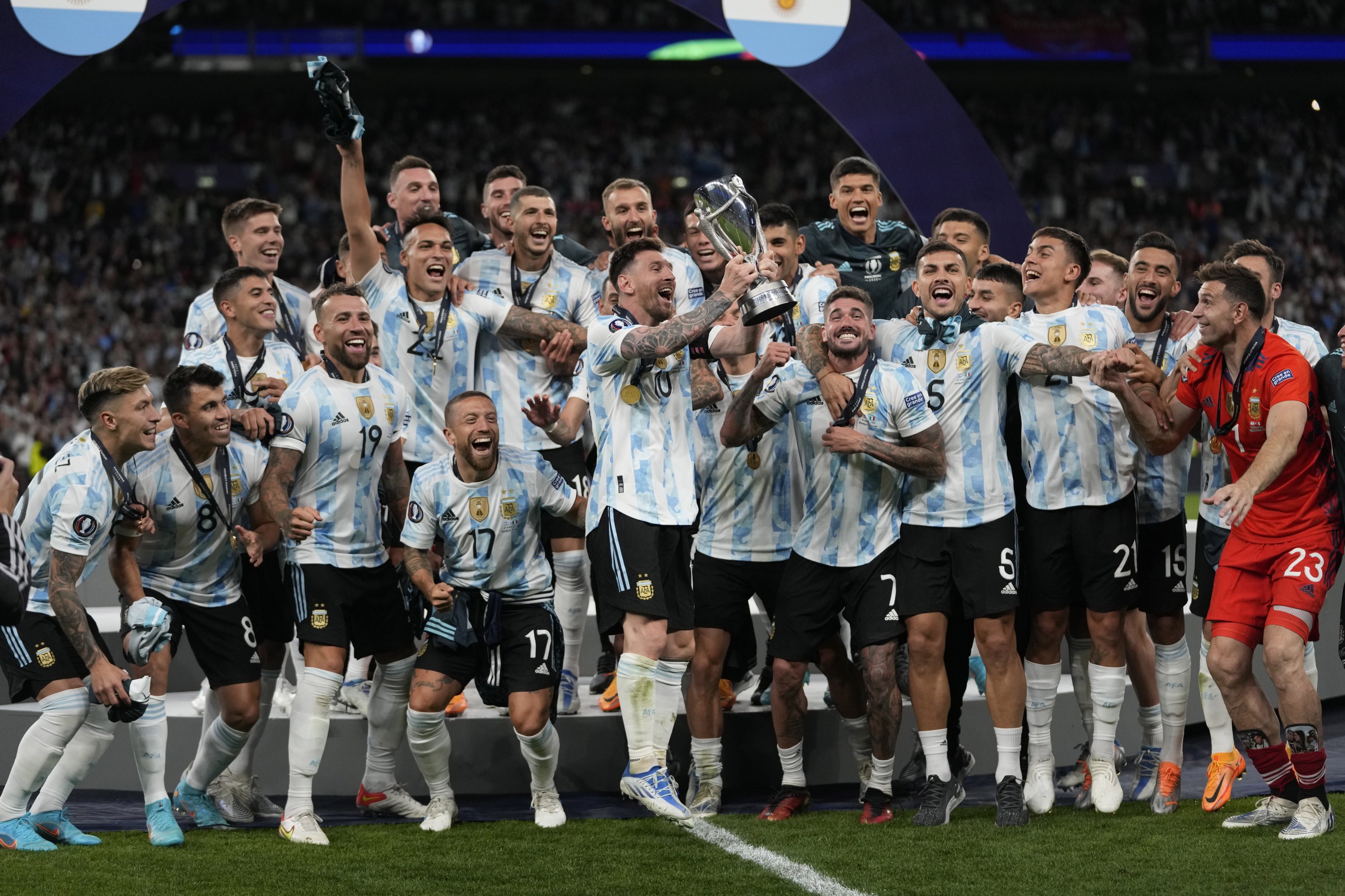 Сколько раз становилась чемпионом сборная команда аргентины. Аргентина Италия финалиссима. Финалиссима 2022. Сборная Аргентины 2022. Команда Аргентины 2022.