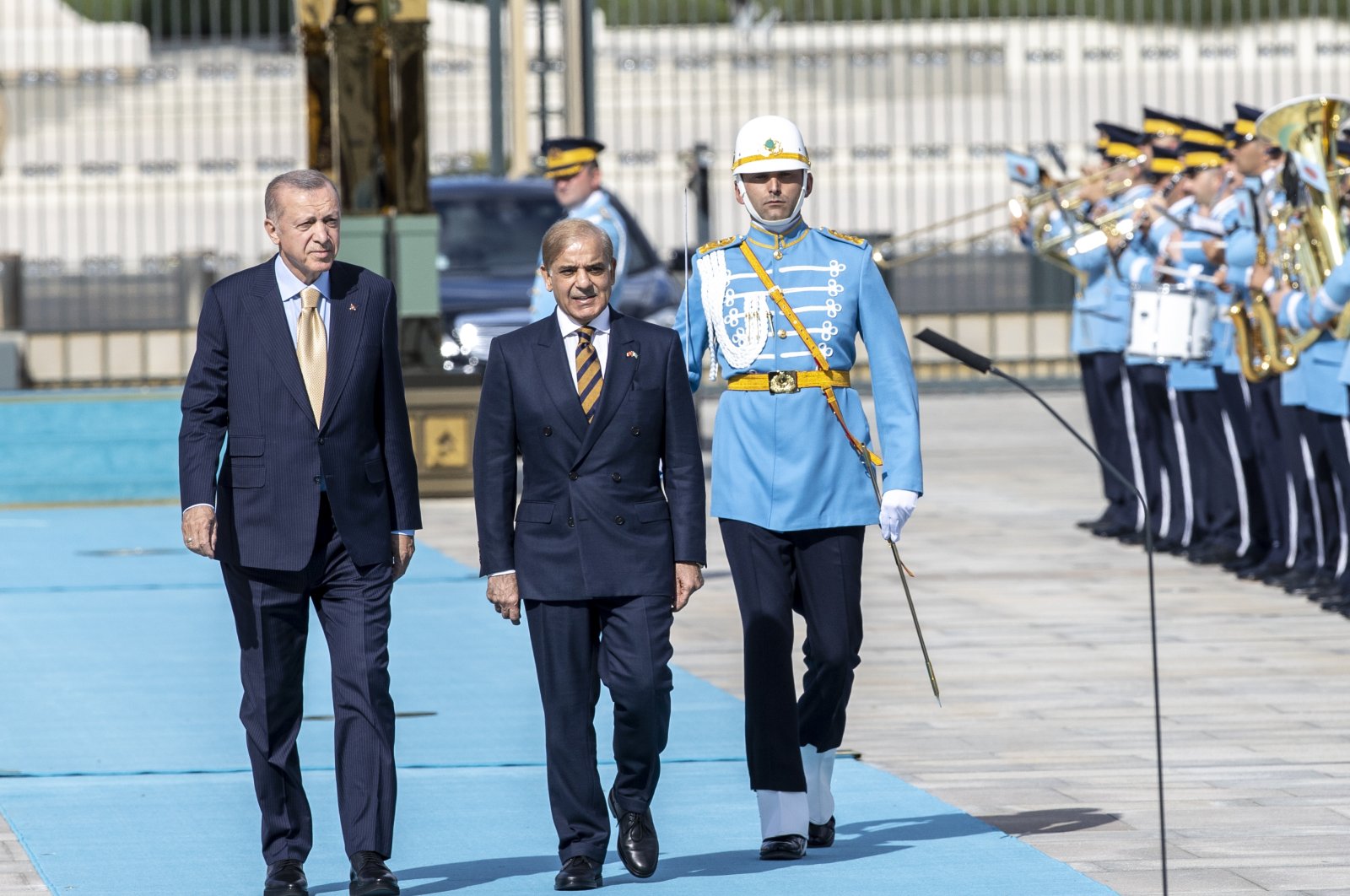 President Recep Tayyip Erdoğan receives Pakistani Prime Minister Shahbaz Sharif in the capital Ankara, Turkey, June 1, 2022. (AA)

