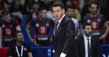 Ziraat Bankkart head coach Mustafa Kavaz during Efeler Ligi match against Halkbank, Istanbul, Turkey, May 5, 2022. (AA Photo)