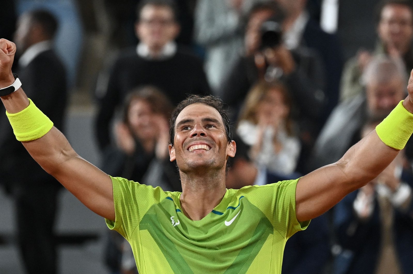 Rafael Nadal reacts after beating Novak Djokovic in the French Open quarterfinal, Paris, June 1, 2022. (AFP Photo)