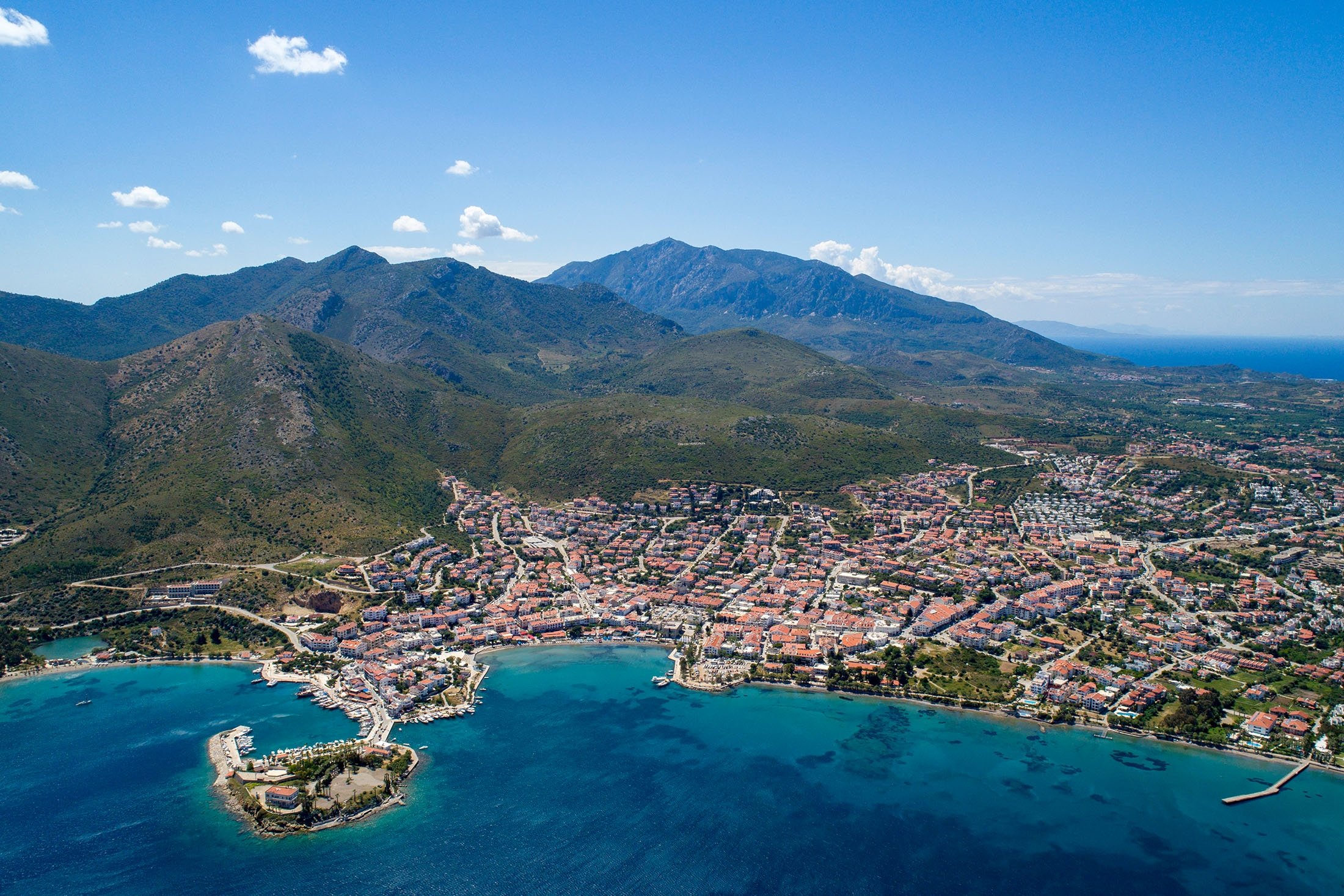 Muğla's Datça houses a dozen villages that are all inhabited by outsiders choosing to live in the spectacular natural setting of the region. (Shutterstock Photo)