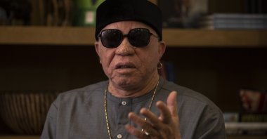 Artist Salif Keita, known as the &quot;golden voice of Africa,&quot; a grandson of Soundjata Keita, who founded the Mali Empire, held a press conference at Afrika House before his concert in Ankara, Turkey, June 3, 2022. (AA Photo)
