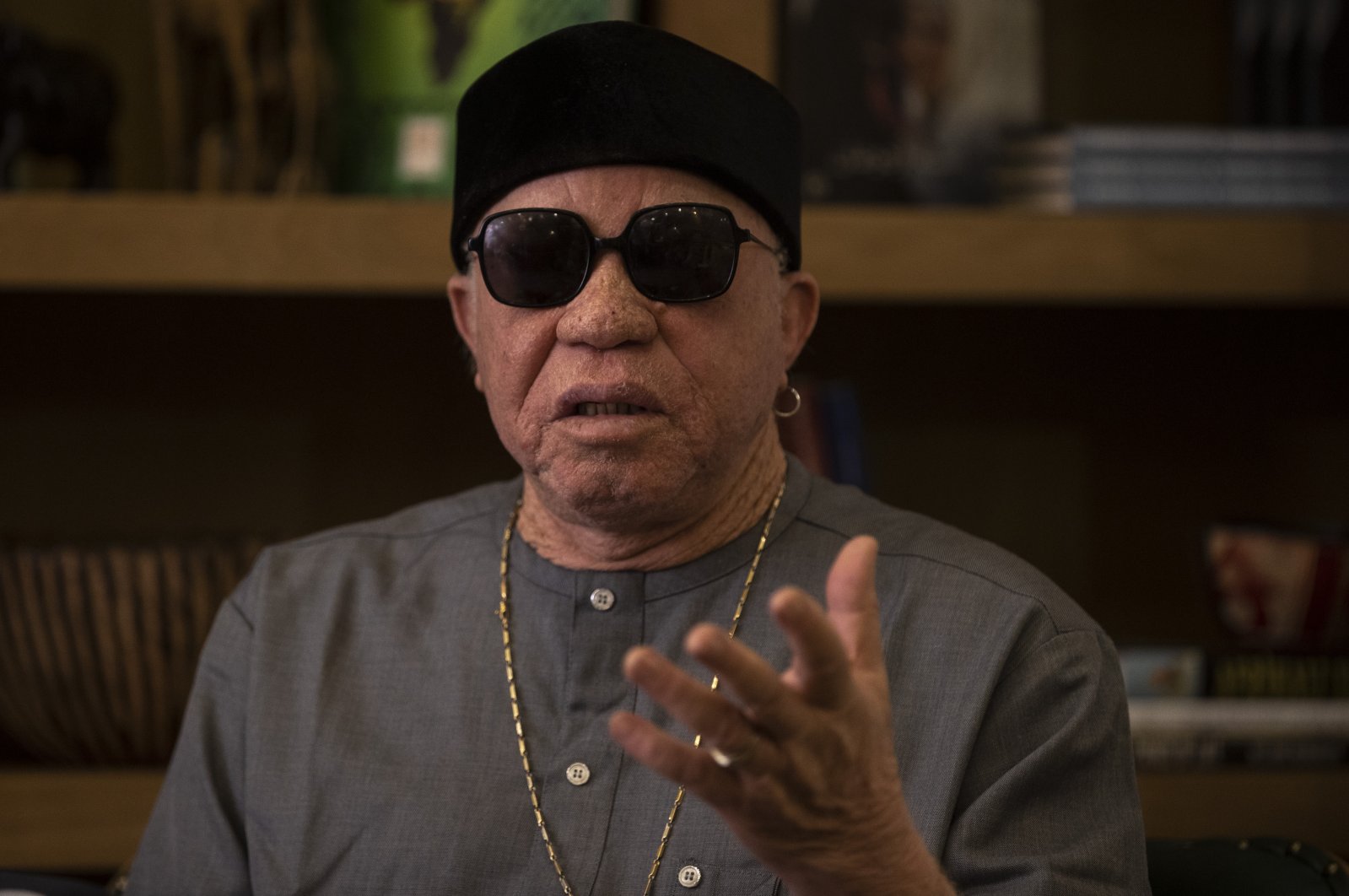 Artist Salif Keita, known as the &quot;golden voice of Africa,&quot; a grandson of Soundjata Keita, who founded the Mali Empire, held a press conference at Afrika House before his concert in Ankara, Turkey, June 3, 2022. (AA Photo)