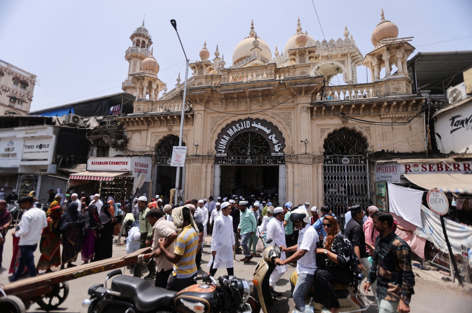 Muslims exit the Juma Masjid after offering Friday prayers in Mumbai, India, May 6, 2022. (Reuters File Photo)