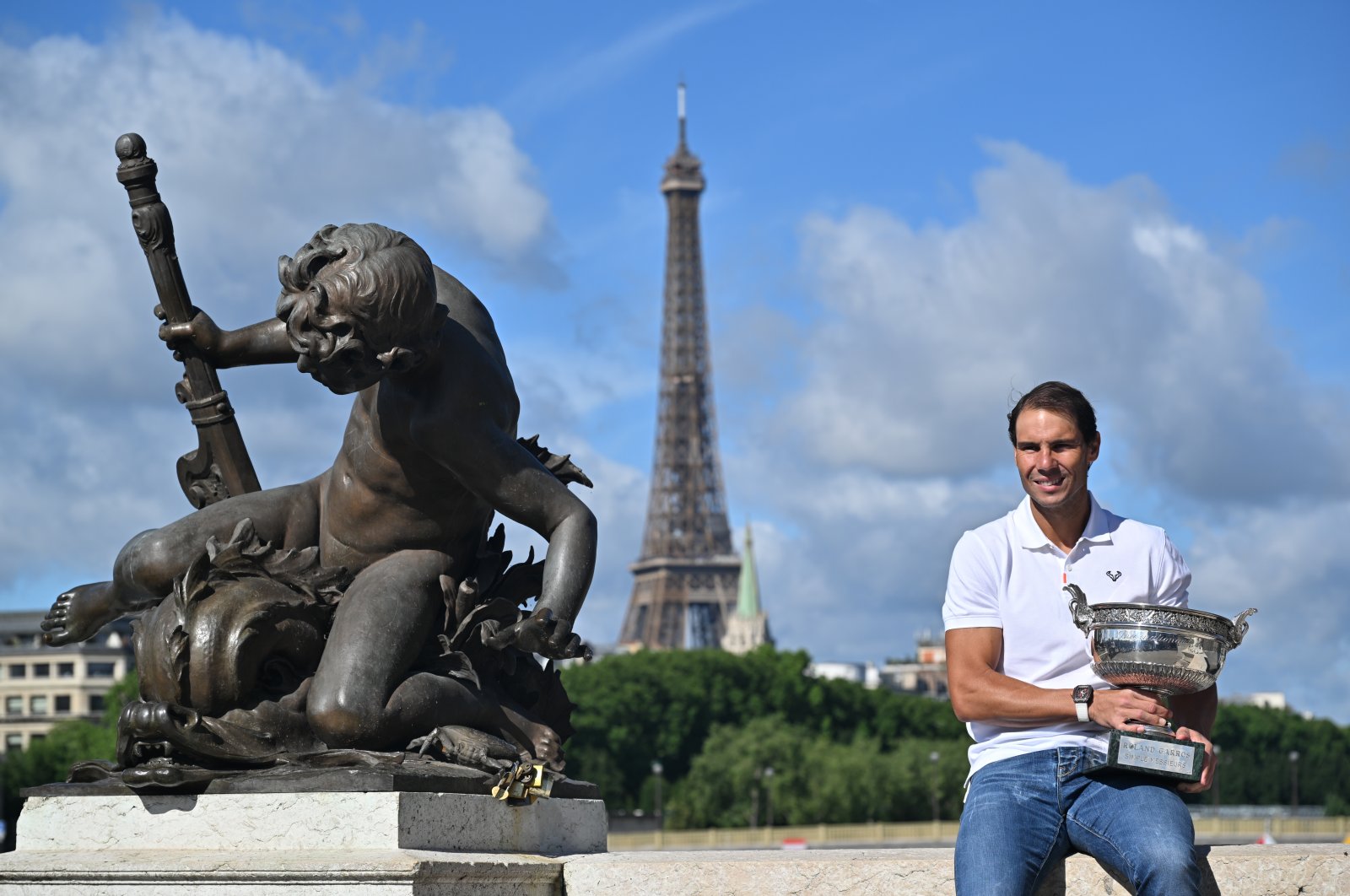 Spain&#039;s Rafa Nadal poses with his trophy at Alexander III bridge in Paris, France, June 6, 2022. (AA Photo)