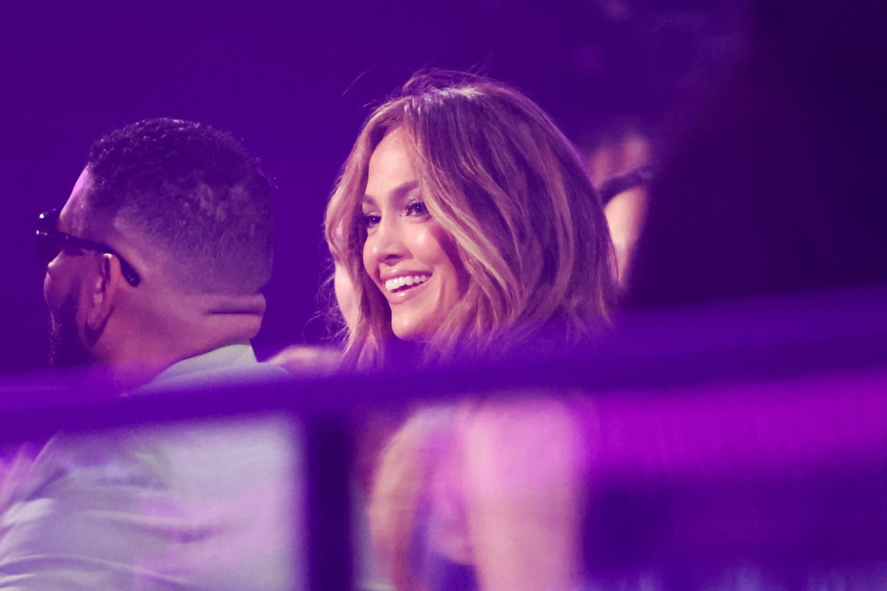 Jennifer Lopez menghadiri MTV Movie & TV Awards di Barker Hangar di Santa Monica, California, AS, 5 Juni 2022. (REUTERS)