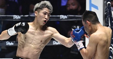 Japan&#039;s Naoya Inoue (L) fights the Philippines&#039; Nonito Donaire during their Bantamweight unification boxing match, Saitama, Japan, June 7, 2022. (AFP Photo)