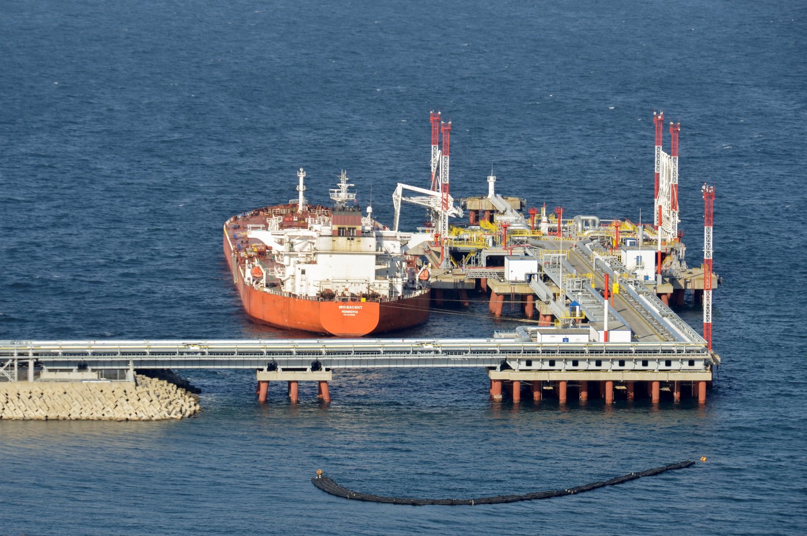 Rusia meningkatkan ekspor minyak dari pelabuhan utama Timur untuk membantu mengimbangi larangan UE