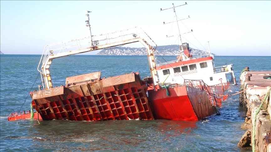 View of a sinking ship anchored at Maltepe coast, Istanbul, Turkey, Dec. 2, 2021. (AA PHOTO)