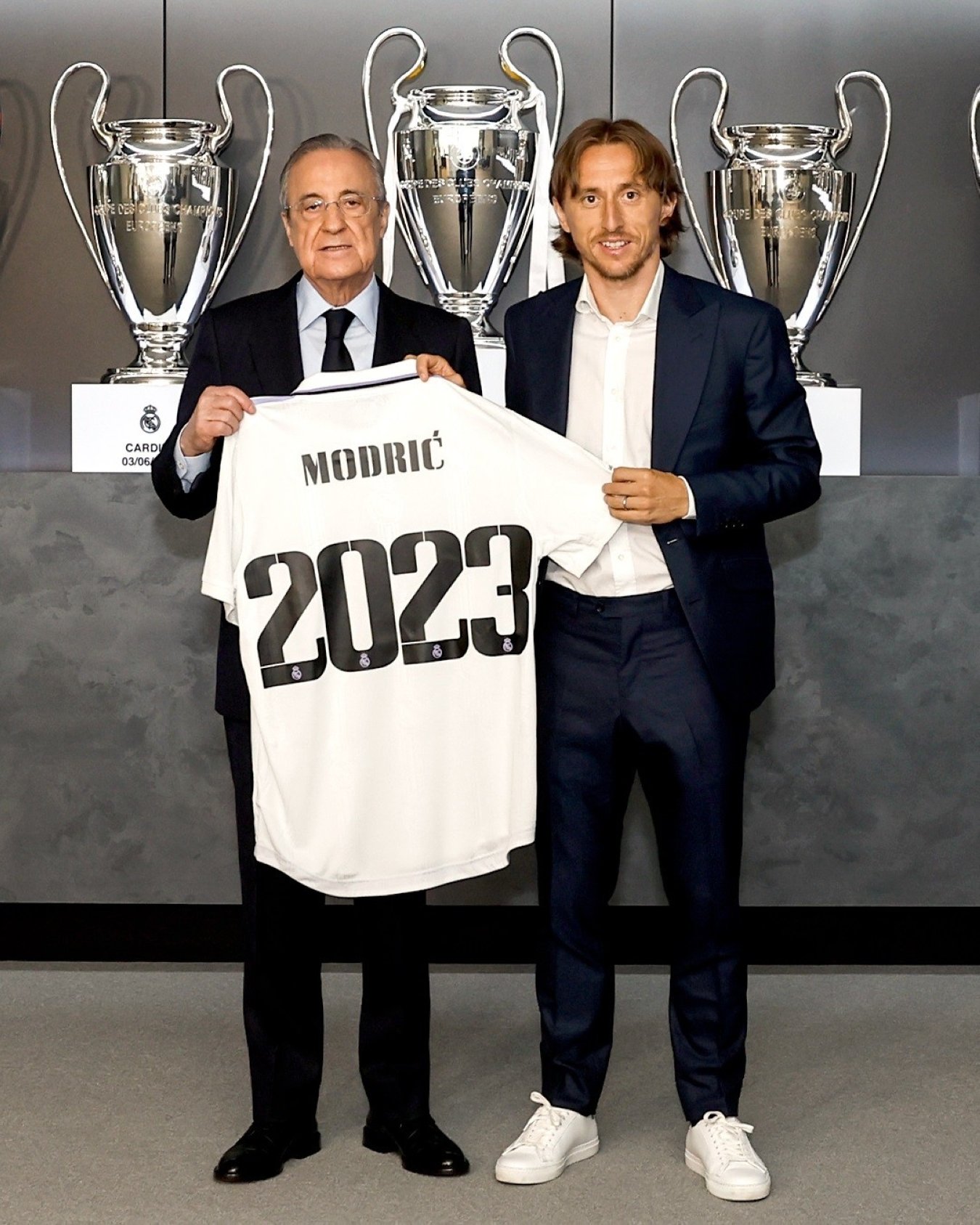 Real&#039;s Luka Modric poses with club president Florentino Perez (L) after signing a new deal, Madrid, Spain, June 8, 2022. (IHA Photo)
