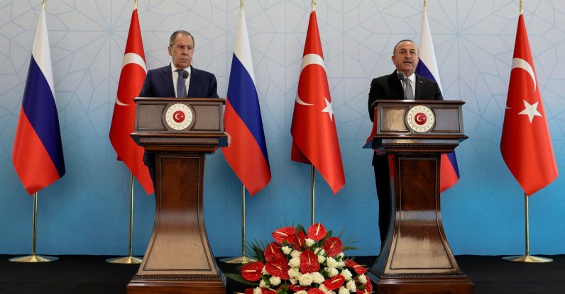 Ο Ρώσος υπουργός Εξωτερικών Σεργκέι Λαβρόφ και ο Τούρκος υπουργός Εξωτερικών Μεβλούτ Τσαβούσογλου συμμετέχουν σε συνέντευξη Τύπου κατά τη συνάντηση τους στην Άγκυρα της Τουρκίας, 8 Ιουνίου 2022. (Reuters Photo)