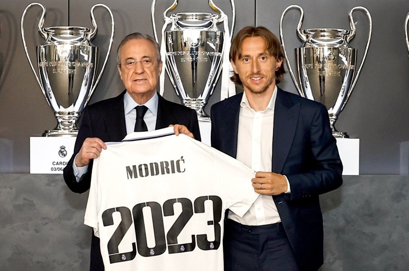 Luka Modric memperpanjang masa tinggal di Real Madrid untuk satu musim lagi