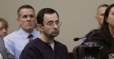 Larry Nassar (C) sits during his sentencing hearing in Lansing, Michigan, U.S., Jan. 24, 2018. (AP Photo)