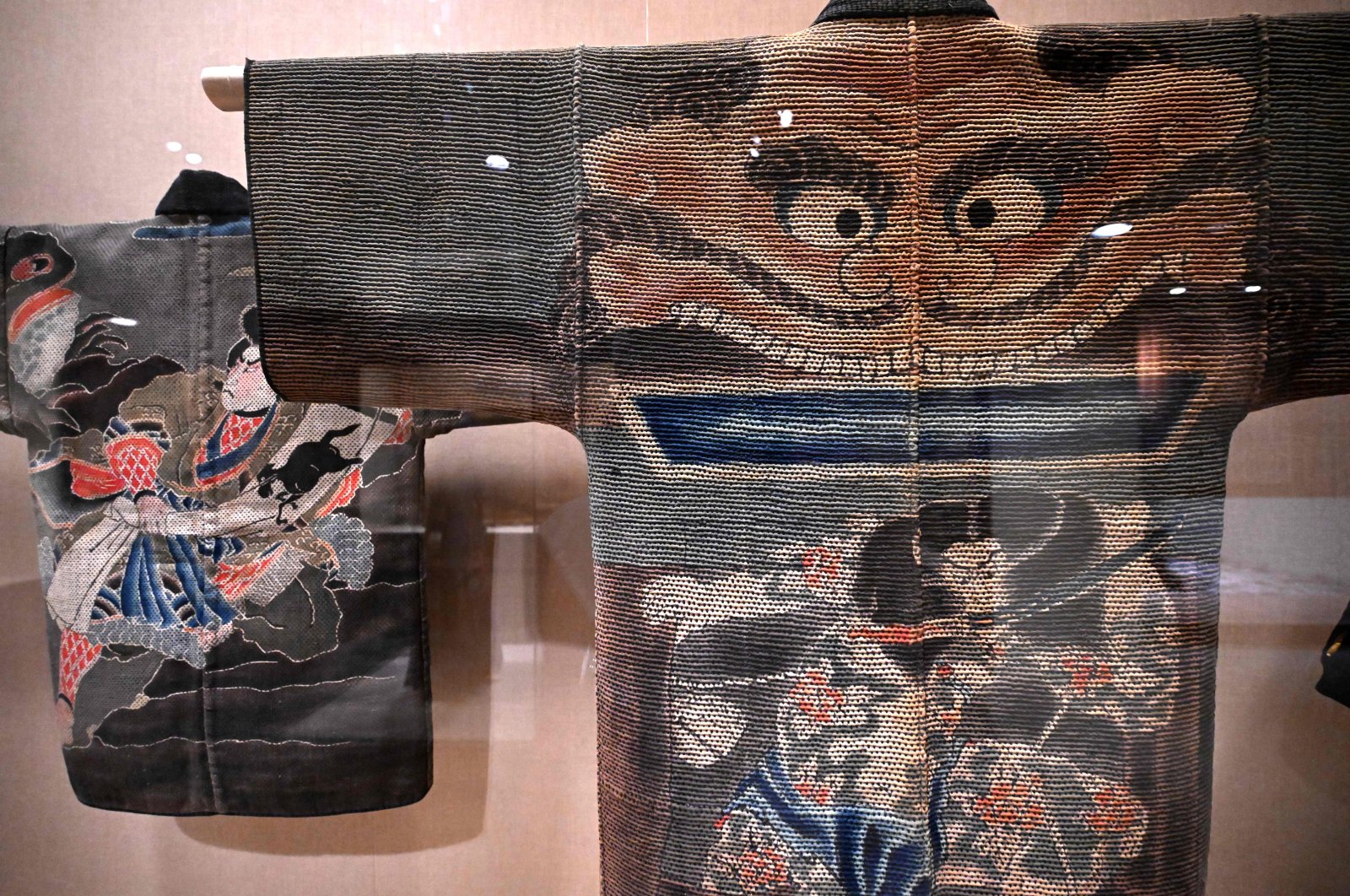 Pameran kimono Met Museum membentangkan pengaruh timur, barat