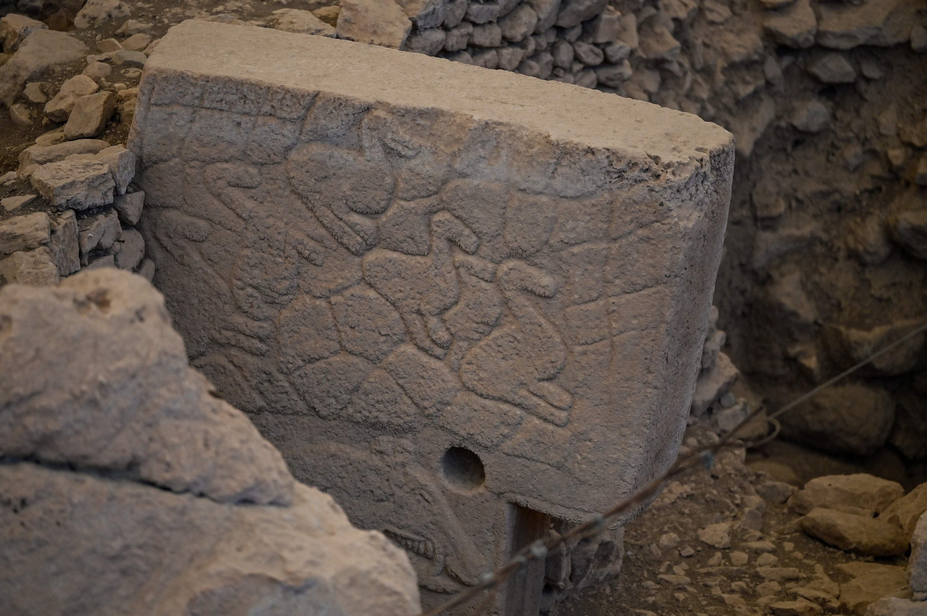 Gambar menunjukkan pilar di situs arkeologi Göbeklitepe di anlıurfa, Turki, 18 Mei 2022. (AFP Photo) 