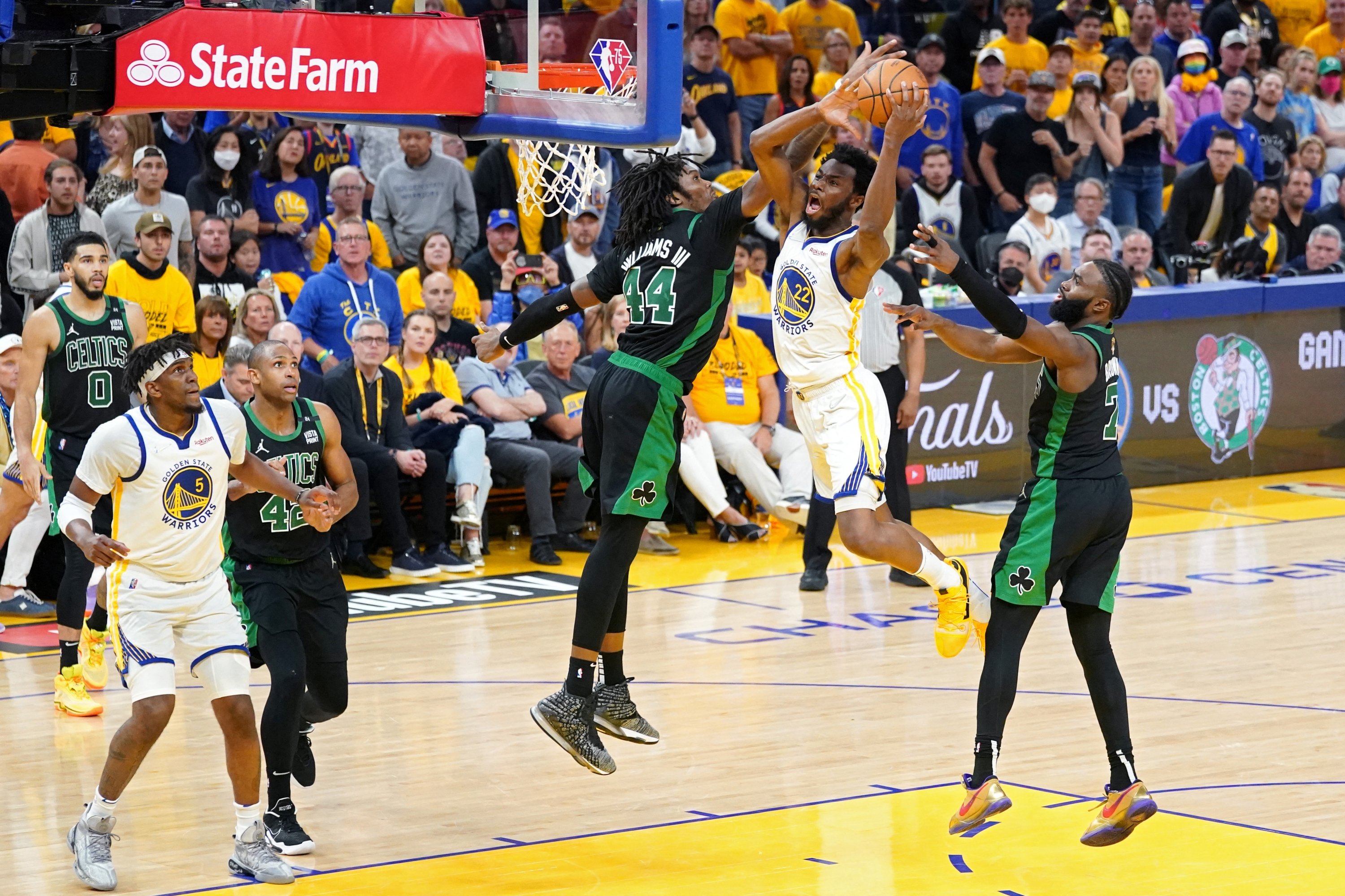 Warriors take 3-2 lead in NBA finals after defeating Celtics 104-94