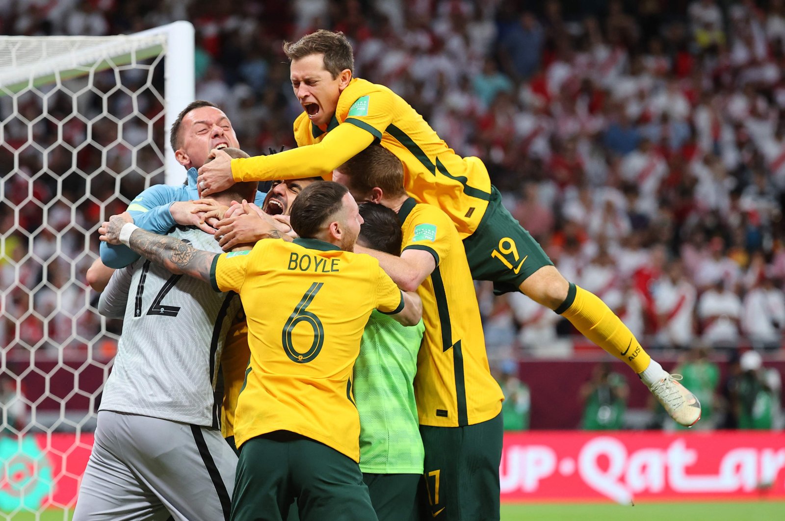 Australia mengalahkan Peru melalui adu penalti untuk tempat ke-5 berturut-turut di Piala Dunia